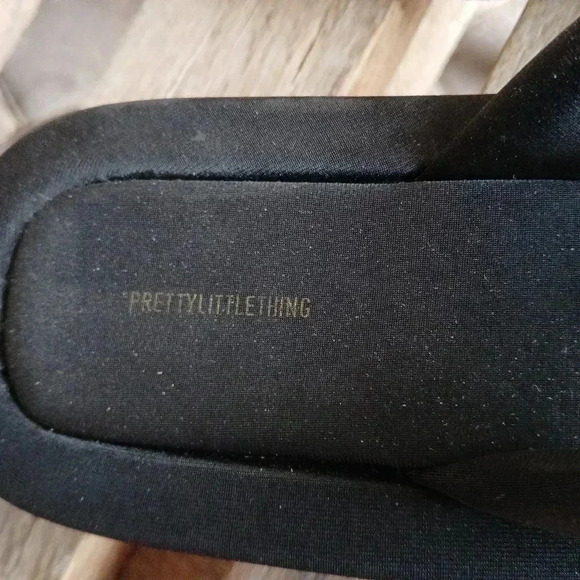 Pretty Little Thing Cross Strap Sandals in Black - Picture 3 of 5